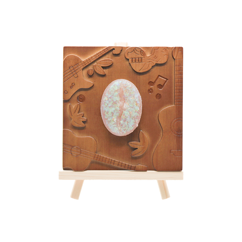 Dunkelbrauner Baumstammboden, Musikrelief, Holzkunst, Lampenholzreim
